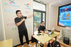 陈亮和韩非已马不断蹄地为开展了七八场AI培训